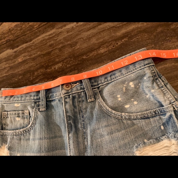 HOLLISTER CALIF DISTRESSED HIGH RISE SHORTS 3 26W - Picture 6 of 8